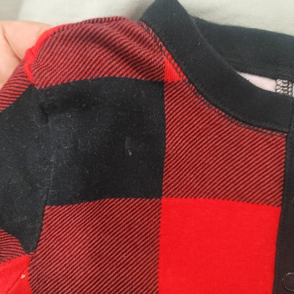 ♥️5 For $25 OLD NAVY Red and Black Plaid Kids Onesie Pajama size S 6 - Picture 4 of 5